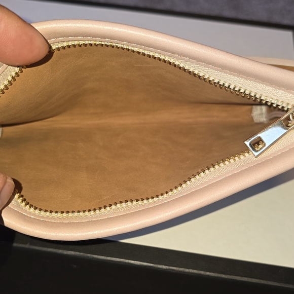 Michael Kors Belt bag like new - Picture 2 of 6